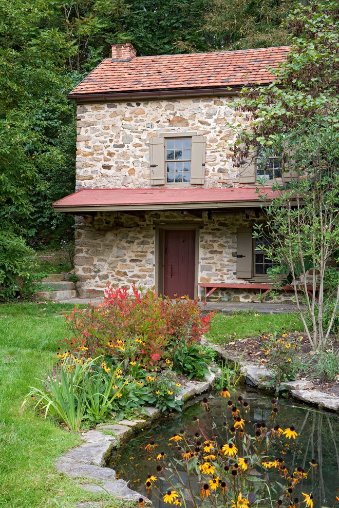 Photo of a farmhouse house exterior in Philadelphia.