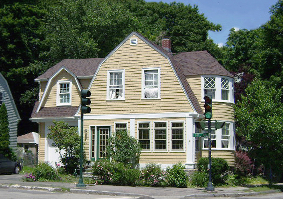 Example of a classic exterior home design in Boston