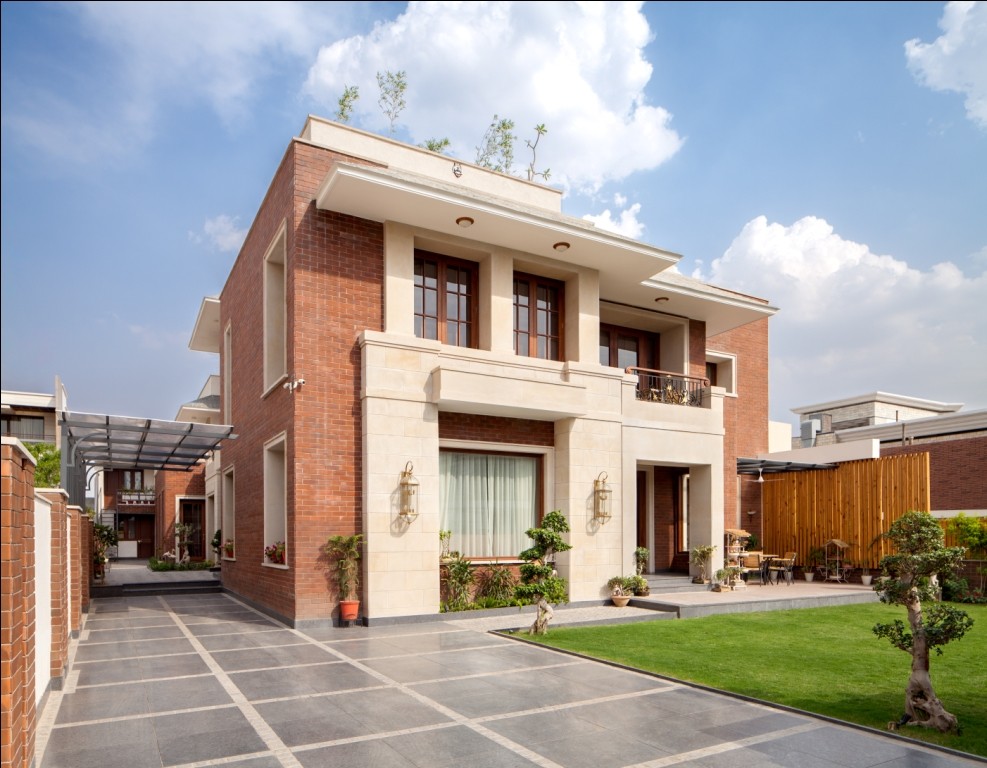 Inspiration for an asian exterior home remodel in Delhi