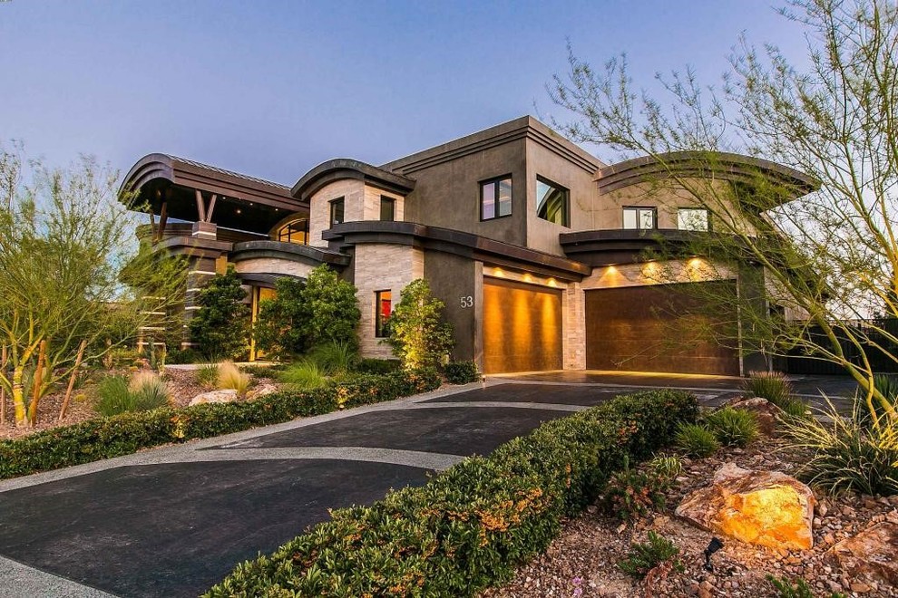 Inspiration for a modern house exterior in Las Vegas.