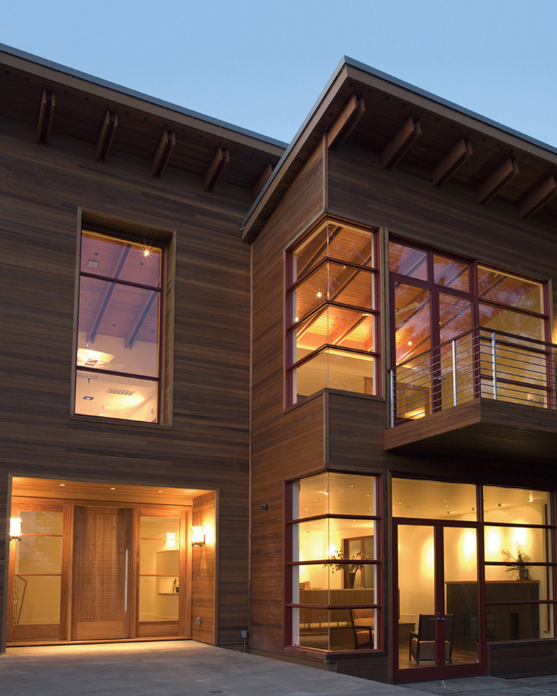 Photo of a modern house exterior in San Francisco with wood cladding.