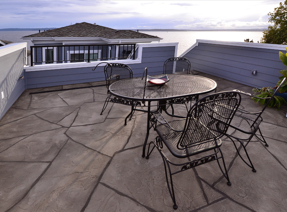 Alki Beach Party House with a Roof Deck Seattle Modern Exterior
