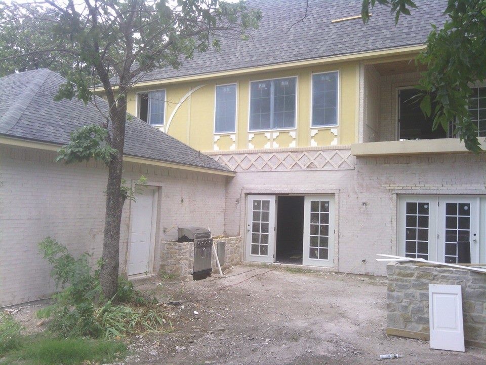 Aménagement d'une grande façade de maison craftsman à un étage.