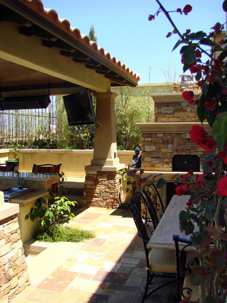Photo of a mediterranean patio in Los Angeles.