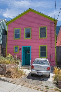 ピンクのおしゃれな家の外観 (ピンクの外壁) の画像 75選 - 2024年4月 