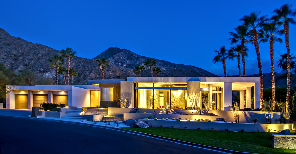 Example of a minimalist one-story exterior home design in Orange County