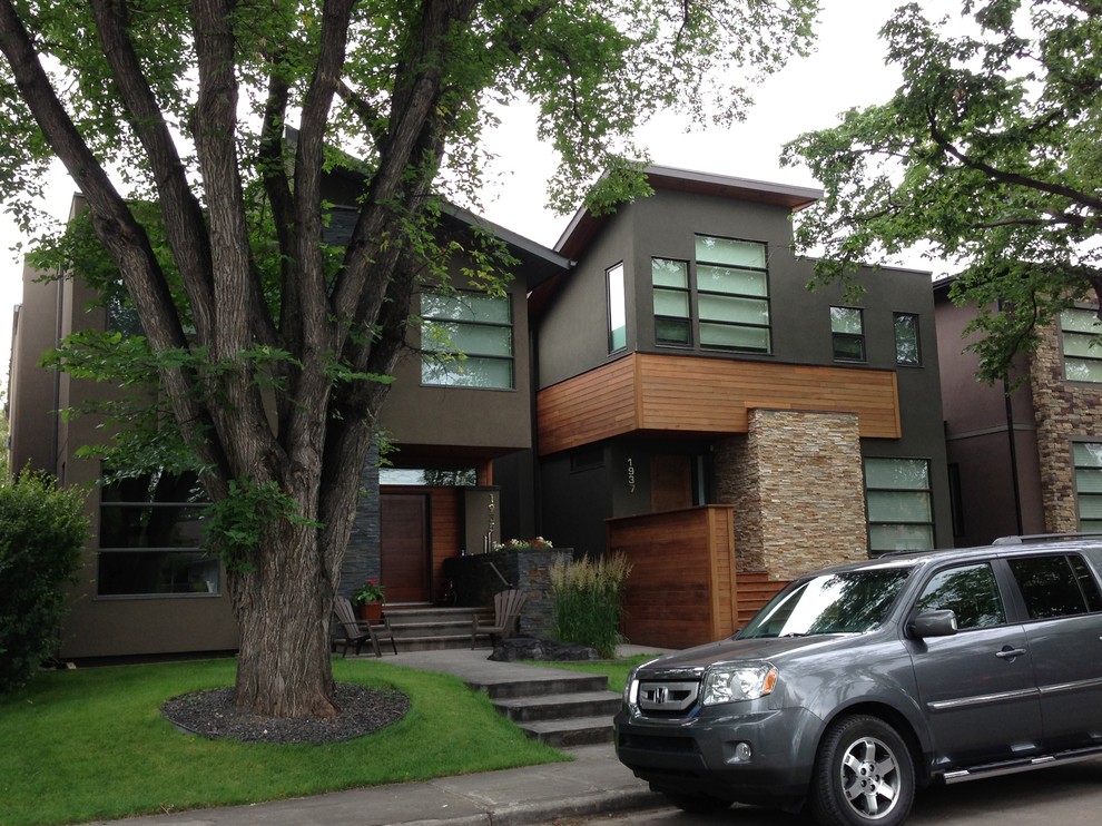 Trendy exterior home photo in Calgary
