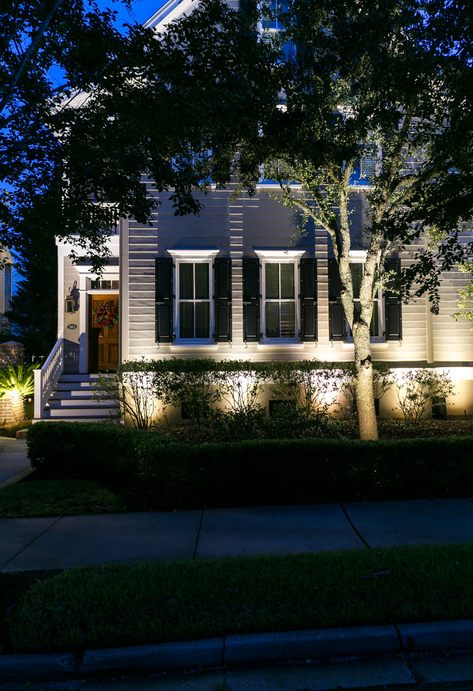 Design ideas for a classic house exterior in Charleston.