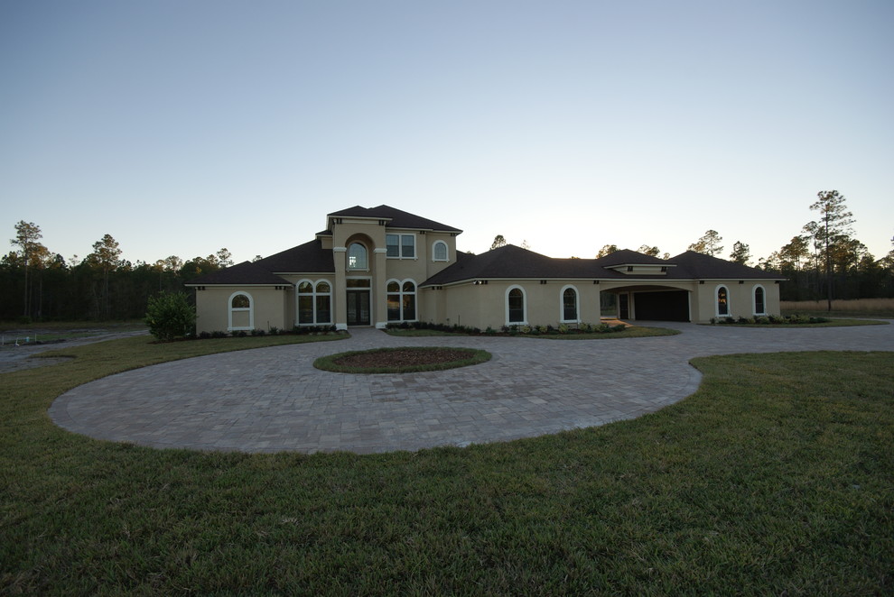 Inspiration for a timeless exterior home remodel in Jacksonville