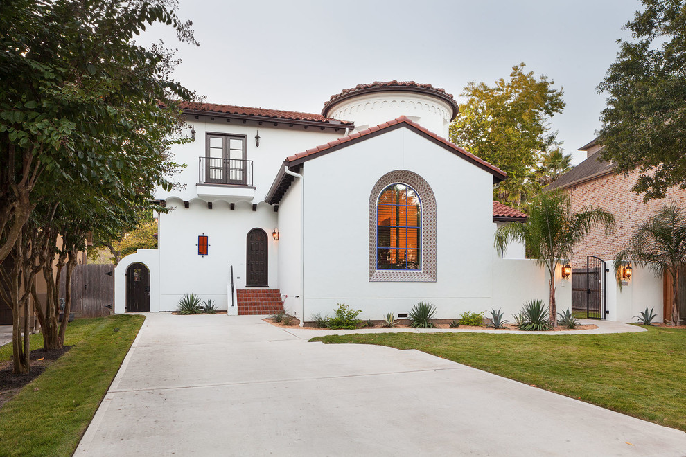 Inspiration for a mediterranean house exterior in Houston.