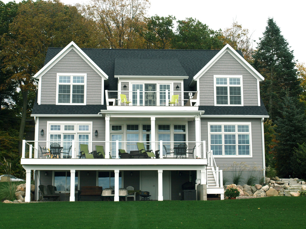 На фото: дом в морском стиле