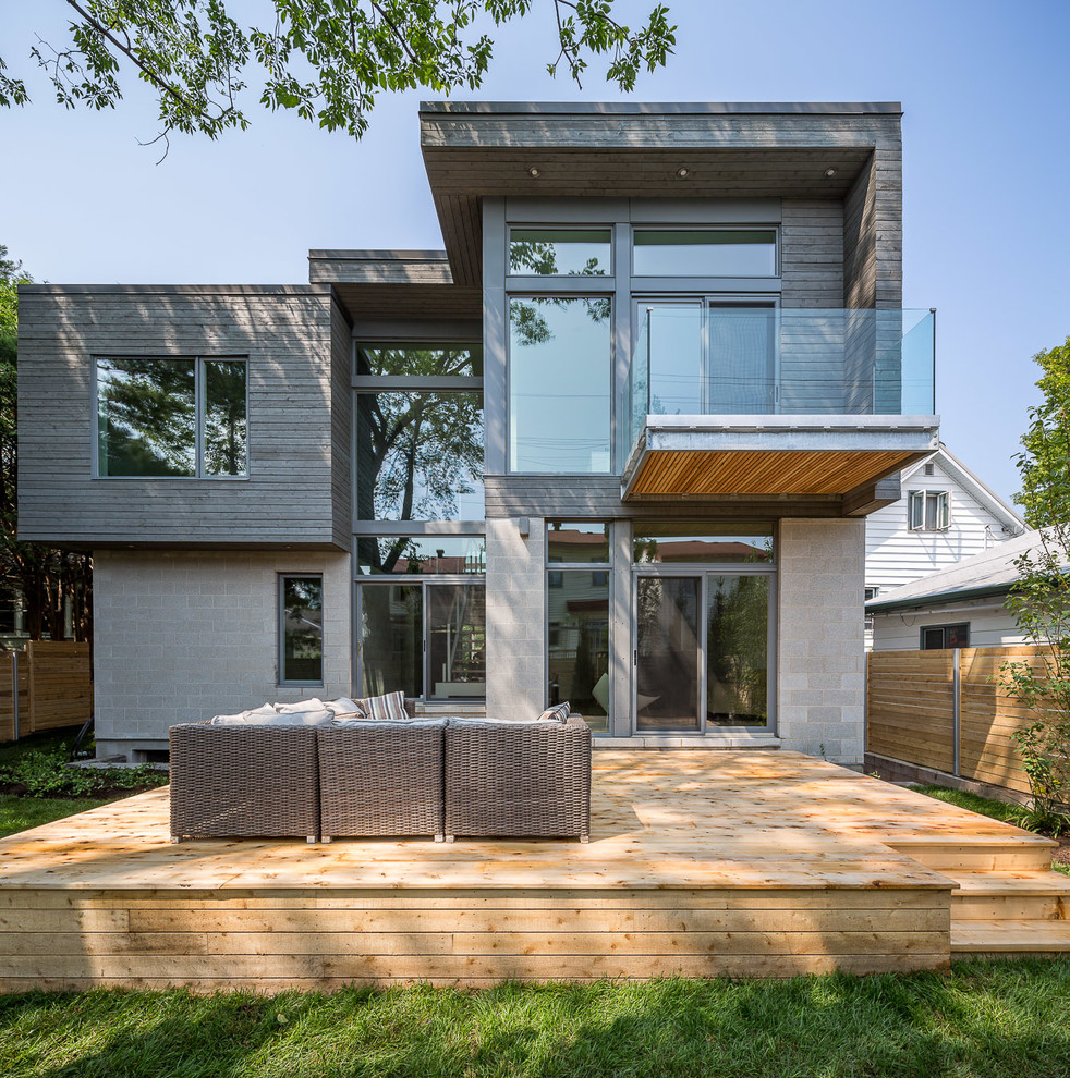 Inspiration for a modern exterior home remodel in Ottawa