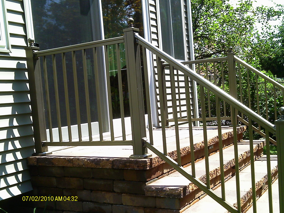 AUMINUM RAILINGS Traditional Exterior New York by Family Fence