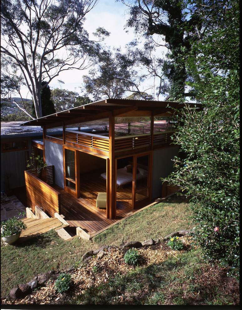 This is an example of a coastal bungalow house exterior in Sydney.