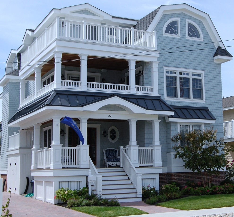 Inspiration for a beach style house exterior in Philadelphia.