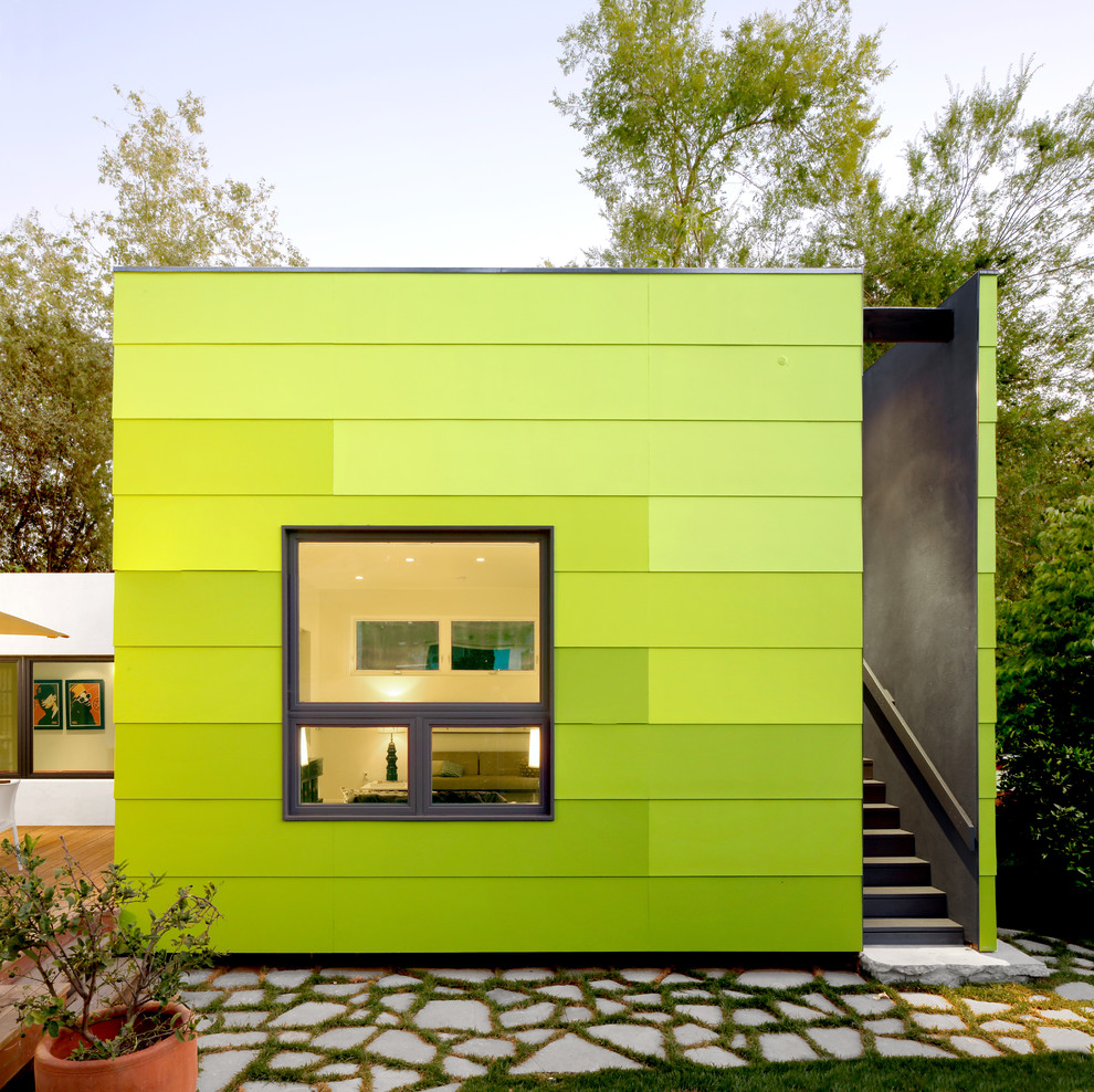 Minimalist exterior home photo in Los Angeles