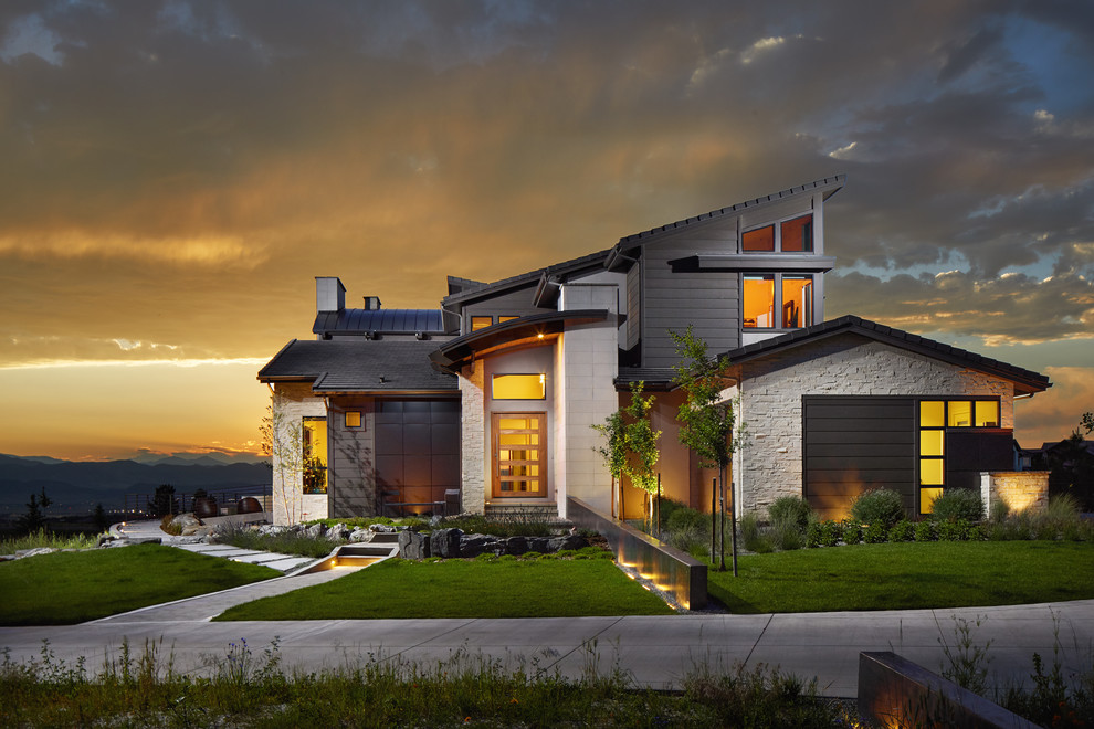 Geräumiges, Dreistöckiges Modernes Einfamilienhaus mit Mix-Fassade, bunter Fassadenfarbe, Pultdach und Misch-Dachdeckung in San Francisco