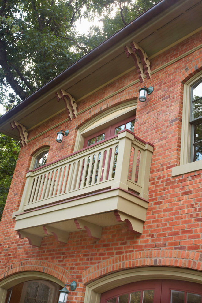 Пример оригинального дизайна: балкон и лоджия в классическом стиле