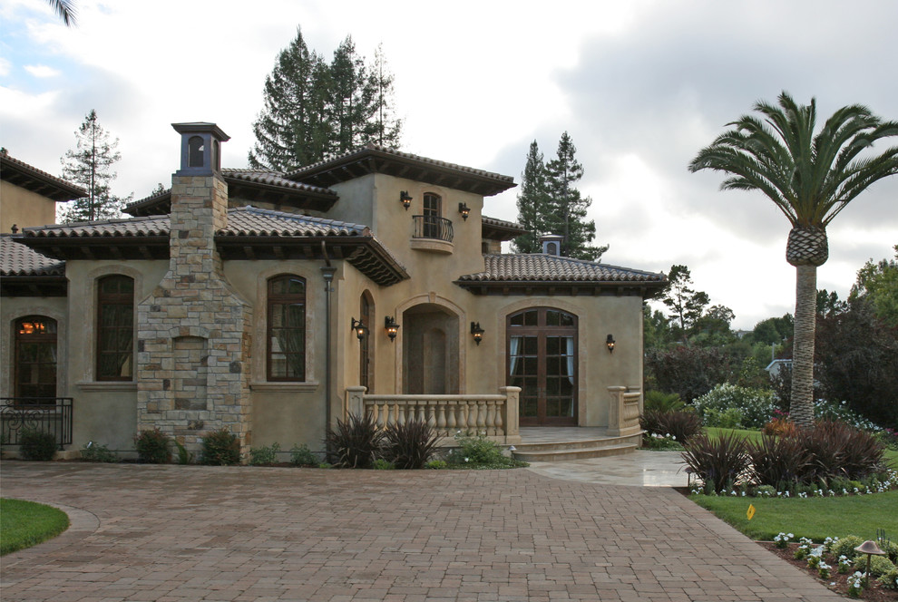 Пример оригинального дизайна: дом в средиземноморском стиле