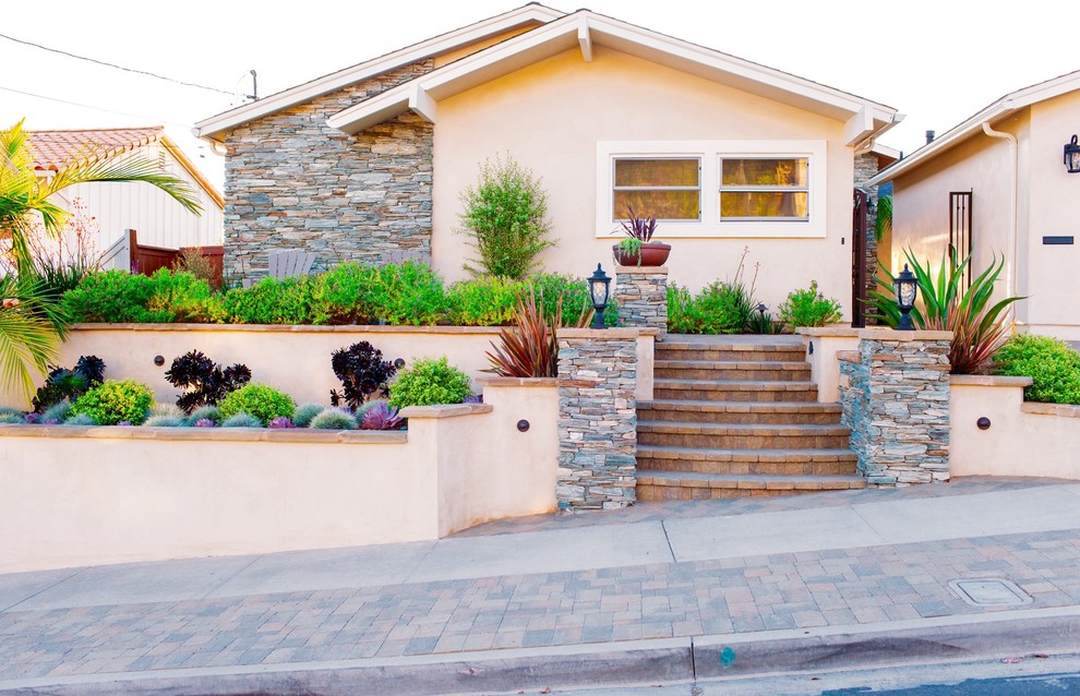 BayHo/ClairemontLow Maintenance Entertainment Space Modern