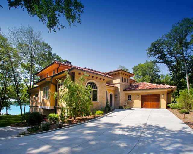 Beaver Lake Custom Home Éclectique Façade Milwaukee par Barenz