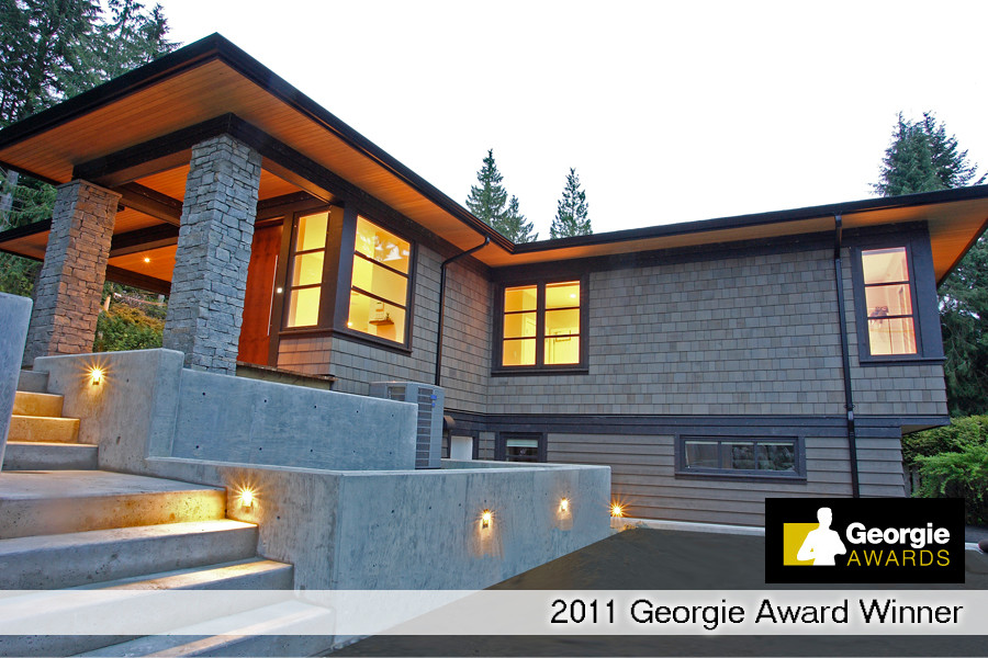 This is an example of a contemporary house exterior in Vancouver.