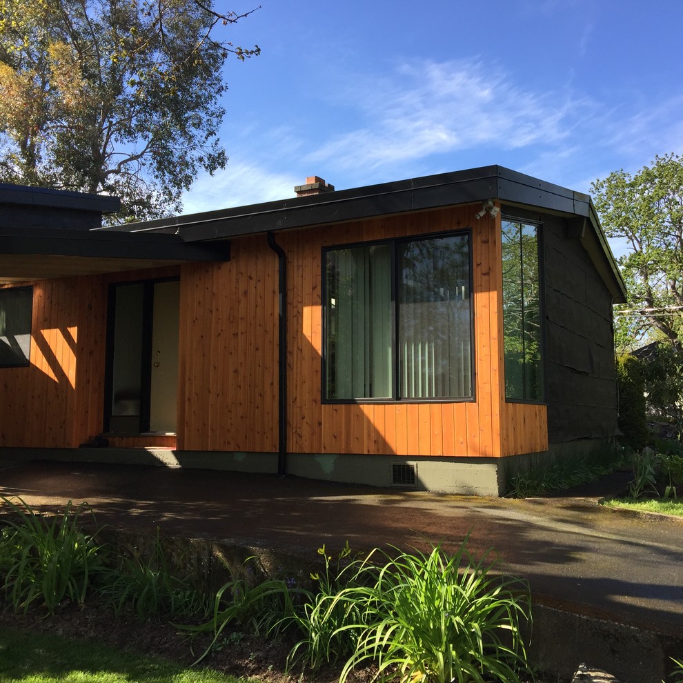Kleine Moderne Holzfassade Haus in Vancouver