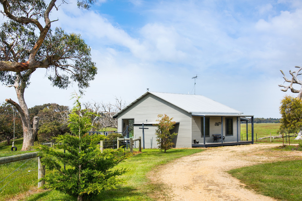 Bellbrae Cottage Farmhouse Exterior Geelong by Aphi Projects
