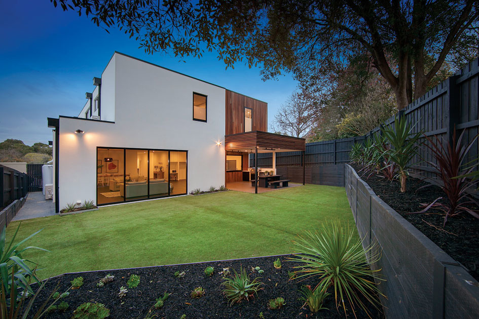 Example of a large trendy exterior home design in Melbourne