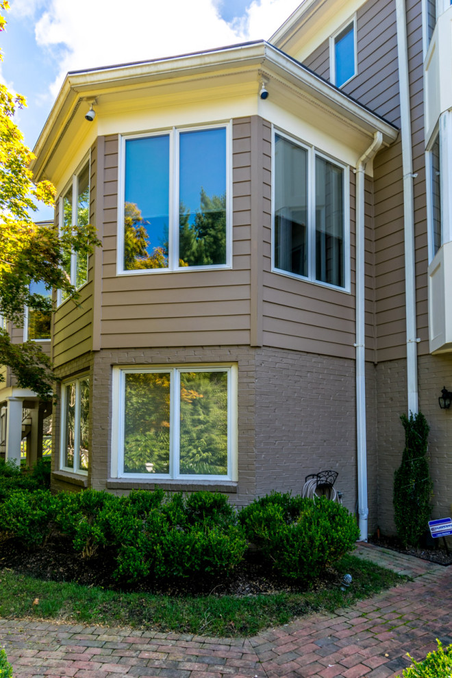 Bethesda. MD. James Hardie Siding House Exterior DC Metro by Alco