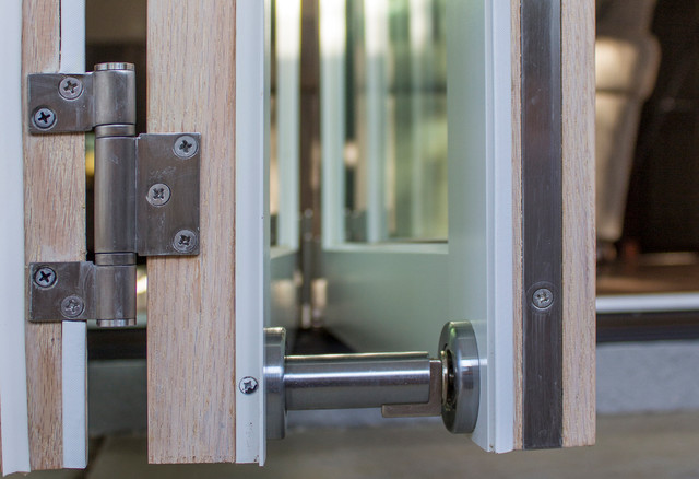 Bifold Door Stop by AG Millworks - Contemporary - House Exterior - Los  Angeles - by Samson Door & Window | Houzz IE
