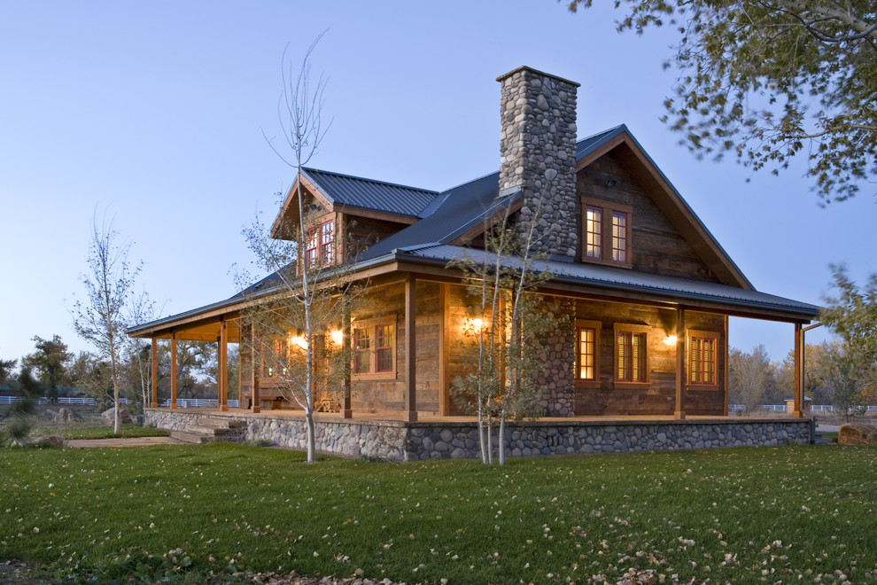 Big Horn Cabin Farmhouse Exterior Seattle by CCM Architecture