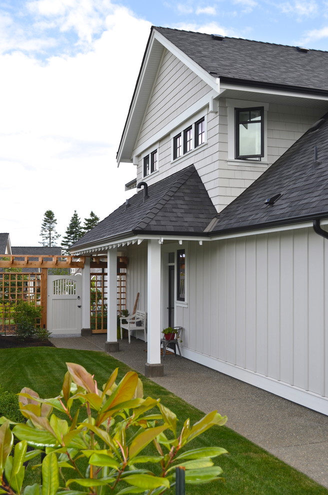 Photo of a traditional house exterior in Vancouver.