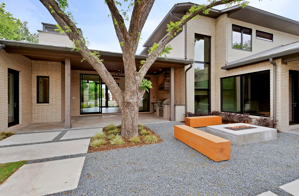 Inspiration for a modern house exterior in Dallas.