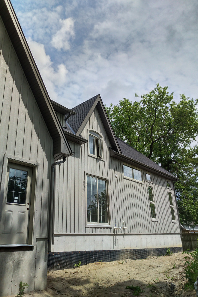 BOARD & BATTEN MAIBEC SIDING PORT PERRY, ON Traditional Exterior