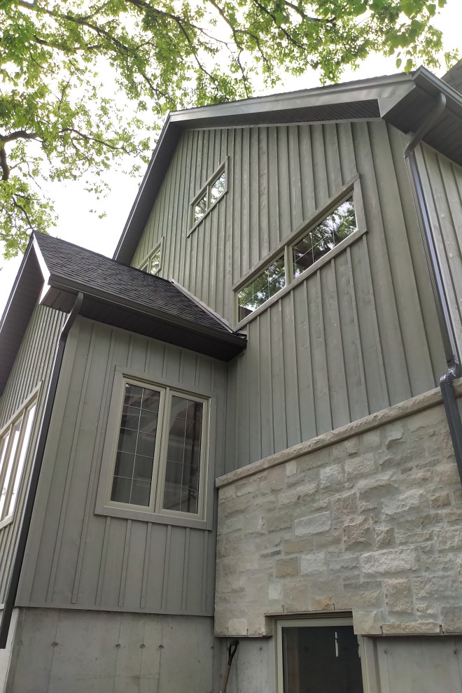 BOARD & BATTEN MAIBEC SIDING PORT PERRY, ON Traditional Exterior