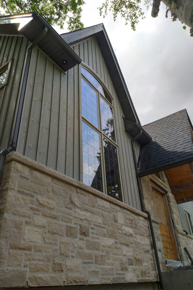 BOARD & BATTEN MAIBEC SIDING PORT PERRY, ON Traditional Exterior