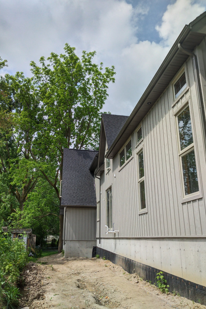BOARD & BATTEN MAIBEC SIDING PORT PERRY, ON Traditional Exterior