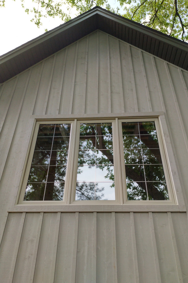 BOARD & BATTEN MAIBEC SIDING PORT PERRY, ON Traditional Exterior