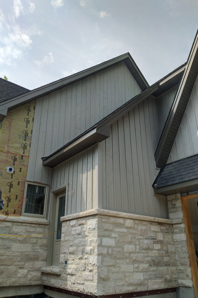 BOARD & BATTEN MAIBEC SIDING PORT PERRY, ON Traditional Exterior