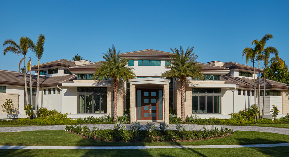 Einstöckiges Modernes Einfamilienhaus mit Ziegeldach in Miami