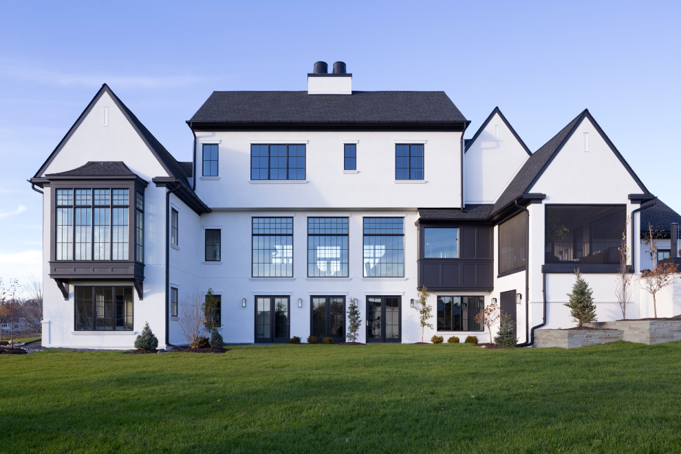Modernes Einfamilienhaus mit weißer Fassadenfarbe in Minneapolis