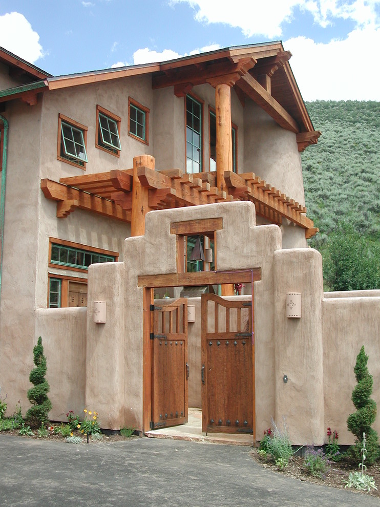 Zweistöckiges Mediterranes Haus in Denver