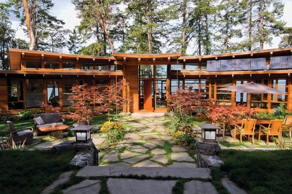 Trendy exterior home photo in Vancouver