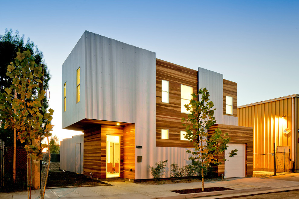 Inspiration for a modern house exterior in San Francisco.