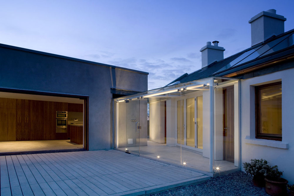 Inspiration for a contemporary one-story exterior home remodel in Dublin