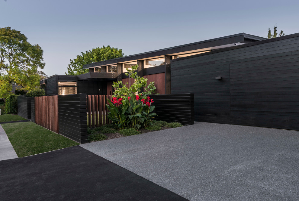 Example of an exterior home design in Christchurch
