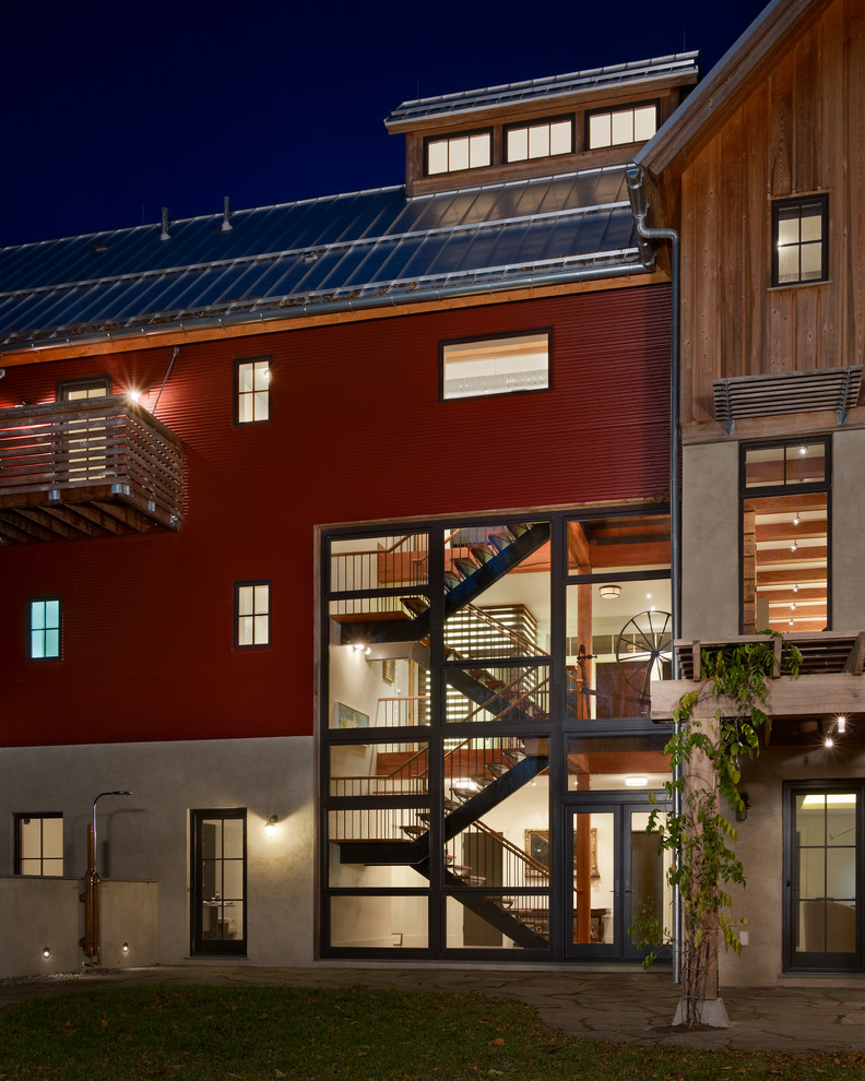Cottage three-story exterior home idea in Philadelphia