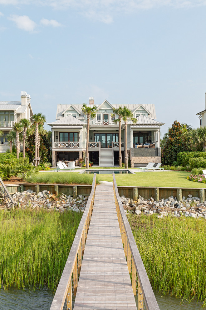 Photo of a beach style house exterior in Charleston.