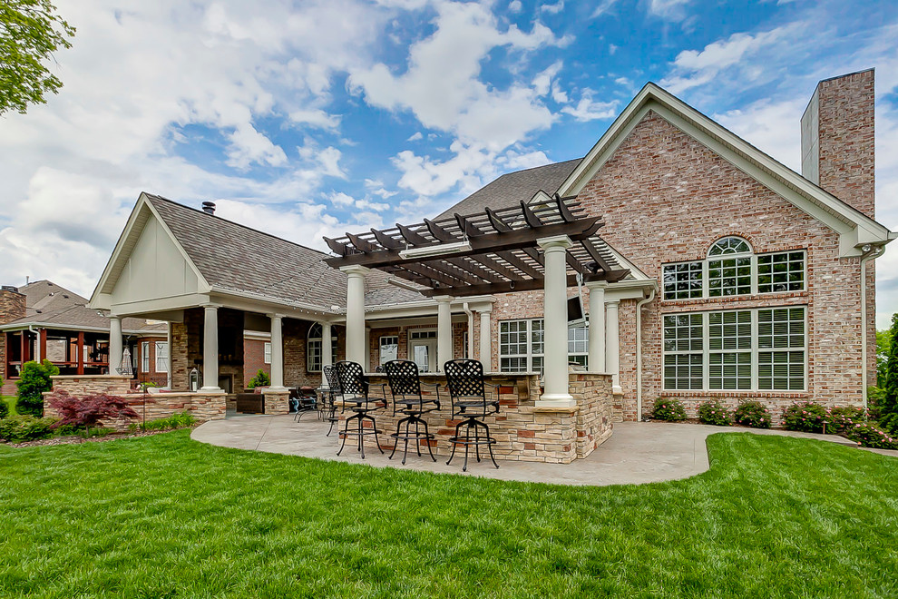 Brentwood Patio and Outdoor Kitchen Clásico Fachada Nashville